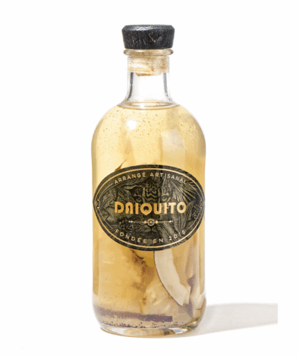 rhum agricole a base de vanille, d'ananas et noix de coco