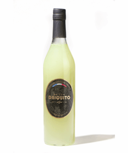 planteur cocktail a base de rhum de citron vert et de basilic frais