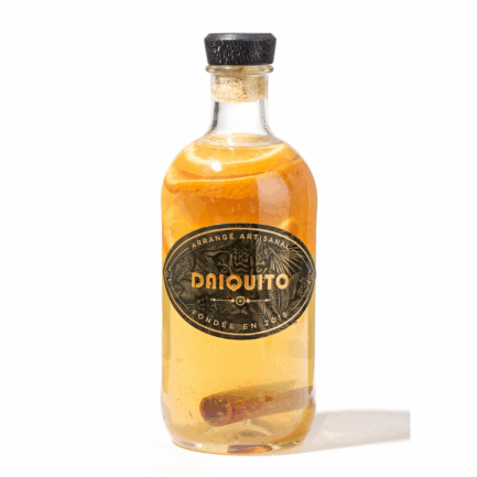 rhum arrangé à base de rhum agricole, d'orange et de cannelle
