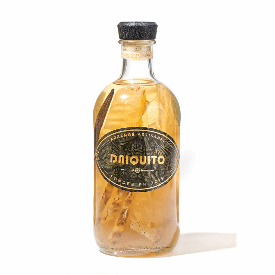 rhum arrangé à base de rhum agricole et d'ananas victoria et de vanille bourbon